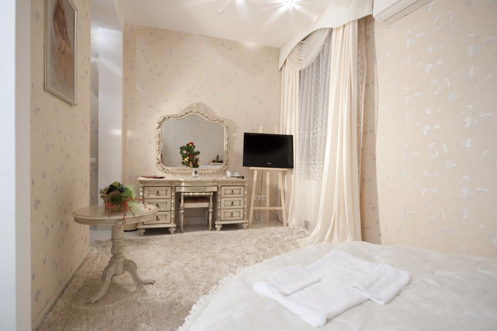 Deluxe Hotel Kupava Lviv Quarto foto